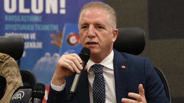 İstanbul Valisi Davut Gül de tartışmaya katıldı. Görseli