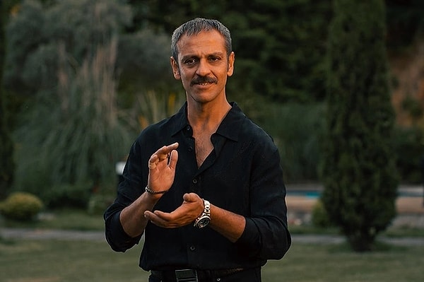 10. Erkan Kolçak Köstendil'in yeni imajı gündem oldu.