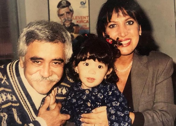 Ancak her şey 2000 yılında sahnelenen “Al Birini Vur Ötekine” oyunuyla değişti.