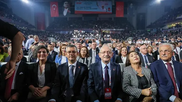 İddianamede, eski CHP Genel Başkanı Kemal Kılıçdaroğlu'na mağdur, eski Hatay Büyükşehir Belediye Başkanı Lütfü Savaş'a müşteki sıfatıyla yer verildi. Görseli