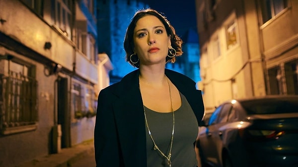 Polisiye türündeki dizide başrolü Çağlar Ertuğrul’la paylaşan Hazal Kaya'nın bu projedeki performansı da dikkat çekmişti. Görseli