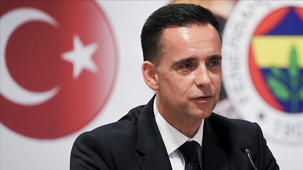 Sportif direktörlük koltuğunda da değişim var.