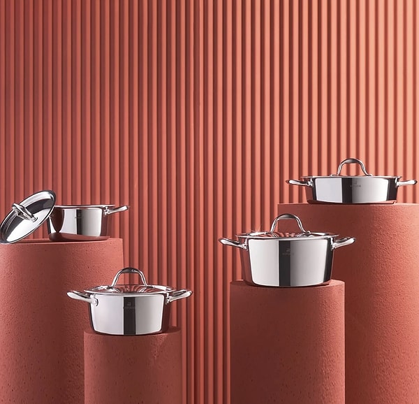 3. Mutfakta şıklık ve dayanıklılık arıyorsanız, Amazon’da indirimde olan KARACA 3Ply PowerSteel 8 Parça Tencere Seti tam size göre!