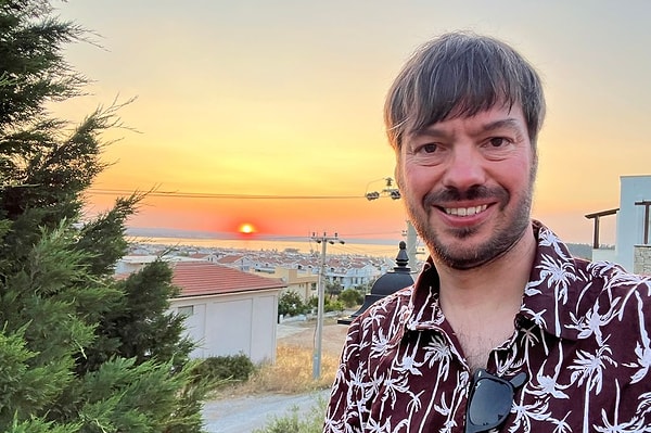 Depreme kısmen şahit olan isimlerden bir tanesi de turist Steve Hughes idi. Görseli