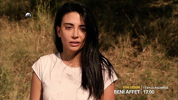 Pek çoğumuzun Kızılcık Şerbeti'yle tanıdığı Ceren Karakoç'un ilk kez "Beni Affet" dizisiyle ekranlara geldiğini duymuştuk. Görseli