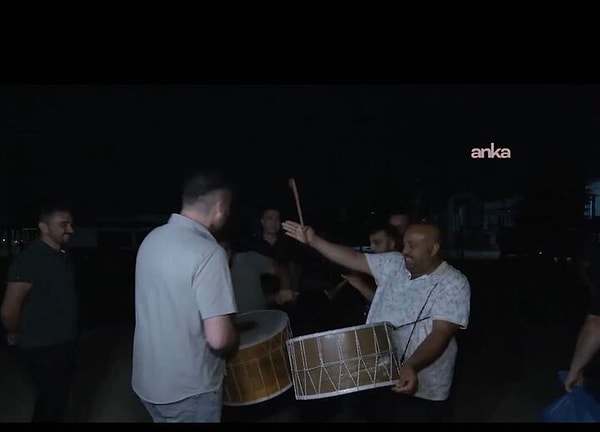 TBMM'de kabul edilen ''10. Yargı Paketi'' Resmi Gazete'de yayımlanarak yürürlüğe girdi. Bununla birlikte 19 binden fazla mahkuma tahliye yolu açılmış oldu. Görseli
