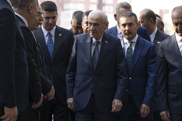 Devlet Bahçeli, MHP’nin kurucusu Alpaslan Türkeş’in mezarını ziyaret etti.