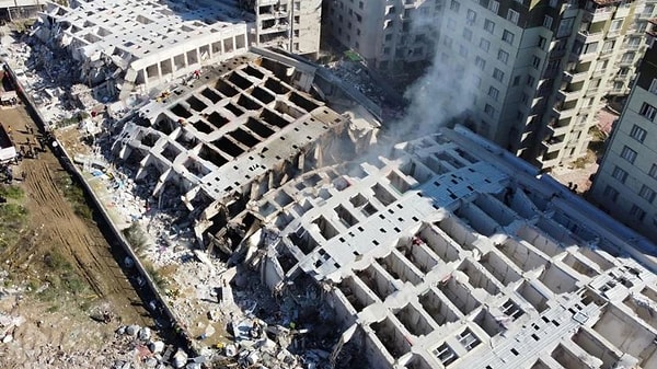 Depremde yıkılan Rönesans Rezidans davasında yeni bir gelişme yaşandı.