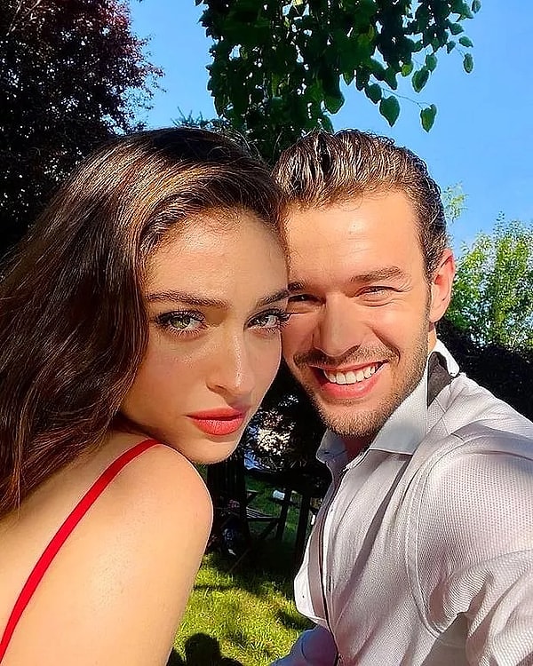 Cemre Baysel Bikinili Paylaşımına Düştüğü Nota Eski Sevgilisi Aytaç Şaşmaz'dan Gönderme