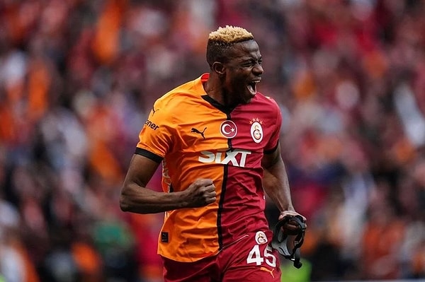 Sezon boyunca attığı gollerle Galatasaray'a şampiyonluğu resmen armağan eden Victor Osimhen son dönemin en popüler futbolcularından biri. Görseli
