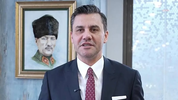 Sosyal medya hesabından paylaşım yapan Sağlık Bakanı Kemal Memişoğlu, evinde elektrik akımına kapılarak ağır yaralanan Manisa Büyükşehir Belediye Başkanı Ferdi Zeyrek'in hayatını kaybettiğini duyurdu.