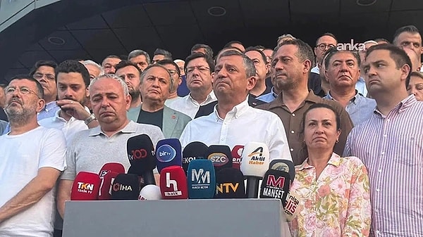 Elektrik akımını kapıldıktan sonra yoğun bakımda tedavi gören 48 yaşındaki Manisa Büyükşehir Belediye Başkanı Ferdi Zeyrek yaşamını yitirdi. Görseli
