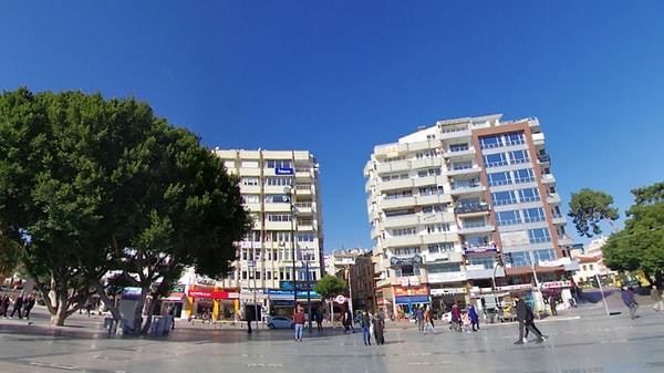Uçaktan atıldıktan sonra tanımadığı bir çiftten telefon ödünç alarak ailesine ve sevgilisine mesaj atan Crook’un mesajları ancak ölümünden sonra görülebilmişti.