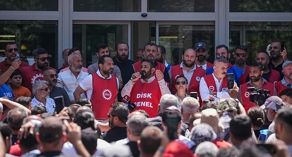Sendika temsilcilerinin akrabaları da işten çıkarılacakmış.