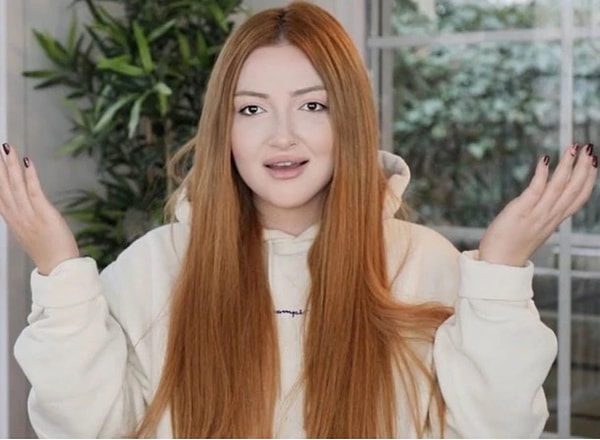 Gündeme ilk kez milyonlar izlenen YouTube videolarıyla düşen Danla Bilic'in o dönemlerdeki görünüşü de zaman zaman tekrardan hatırlatılıyor.
