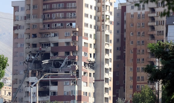 İran'ın başkenti Tahran'da yeniden patlama sesleri duyuldu. Görseli