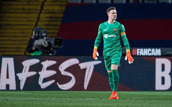 8- Galatasaray, kale sorununu çözmek için Ter Stegen’i kiralık olarak kadrosuna katmak istiyor