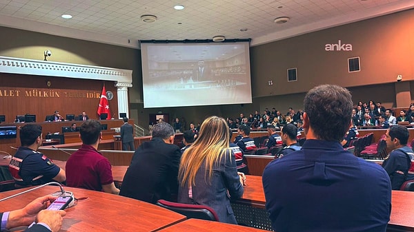 Ekrem İmamoğlu, Akın Gürlek davasında bir kez daha hakim karşısına çıktı. Görseli
