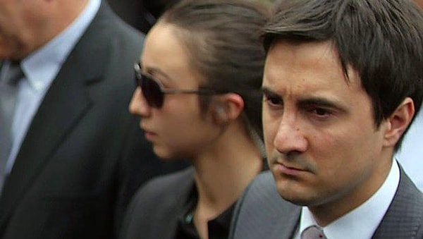 Devlet kademelerinde görev aldı.