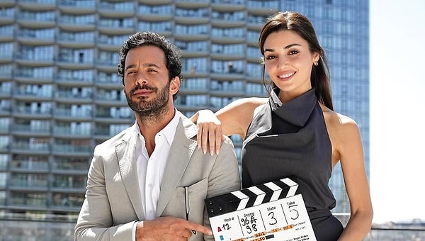 Barış Arduç’la başrollerini paylaştığı “Rüzgara Bırak” filminden sonra ikili tekrar “Aşkı Hatırla” adlı dizi için kamera karşısına geçti.