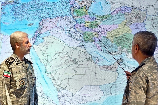 İsrail ordusundan yapılan açıklamada, Tahran'a yeni hava saldırıları başlatıldığı belirtildi.