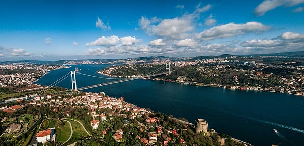Sen İstanbul'sun. Lüks, hız ve karmaşa senin ruhun!