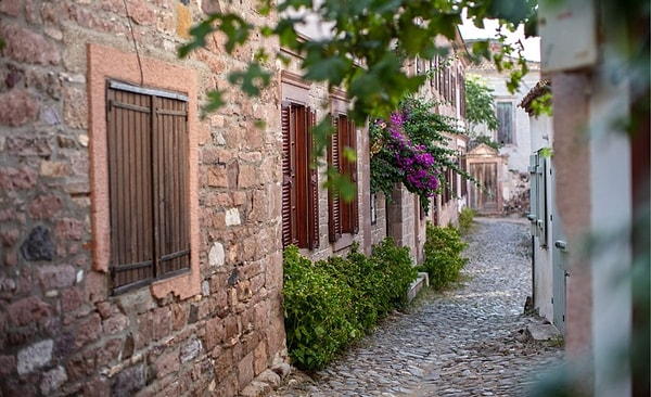 What is Cunda Famous for?