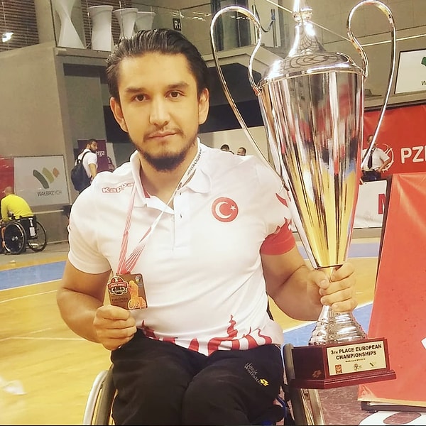 + Çocukluk ve okul hayatınız nasıldı? O dönemde spora ilginiz var mıydı? Görseli