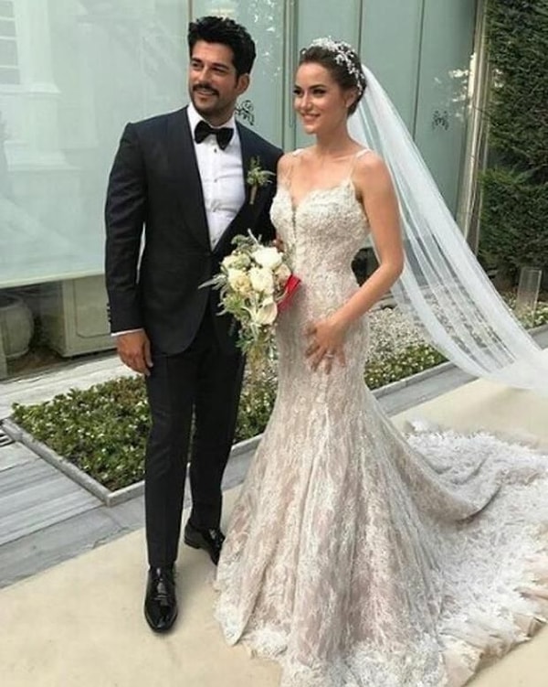 Fahriye Evcen ve Burak Özçivit çiftini tanımayanınız yoktur.