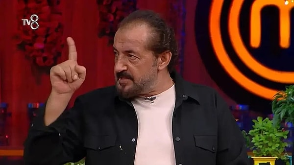 5. MasterChef'te Mehmet Şef yarışmacılara süre şakası yaptı.