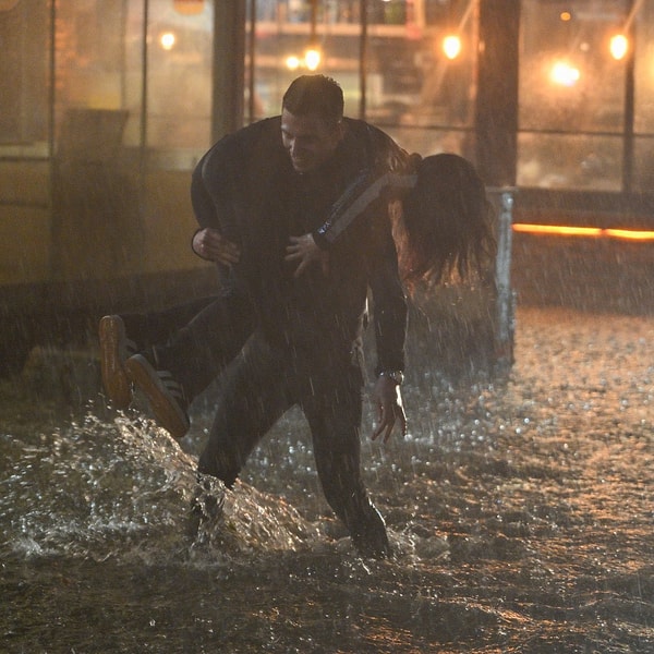 Bazı kareler romantik Hollywood sahnelerine taş çıkardı...