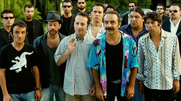Yılmaz Erdoğan'ın yazıp rol aldığı Organize İşler film serisi, Türk sinemasının en sevilen işlerinin başında geliyor.