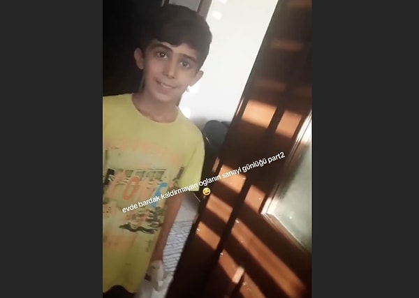 Gün boyu neler yaşadığını anlatan çocuk ne kadar yorulduğundan şikayet etti.