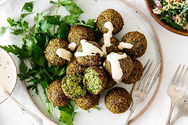 2. Falafel ve Kurutulmuş Ananas