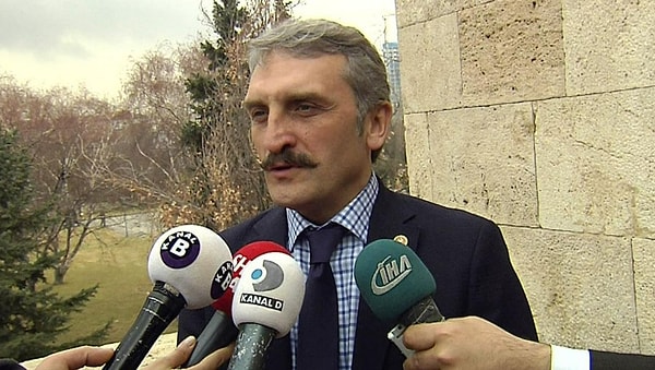AKP'nin tartışmalı isimlerinden Çamlı bu kez açtığı anketle gündem oldu.