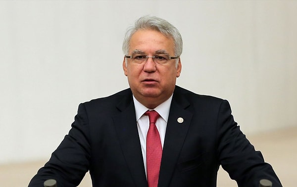 “Milletvekillerinin ve bakanın önünde ‘Bu Türk lafından tiksiniyorum” dedi.