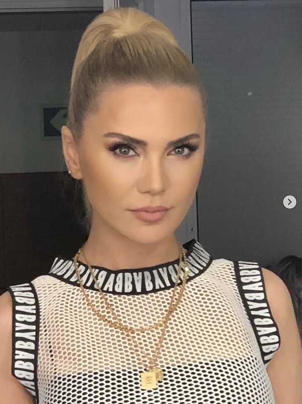 Po wpisie Sinana Akçıla, w którym pochwalił Ece Erken i poinformował o ich rozstaniu, pojawił się także wpis samej Ece Erken.