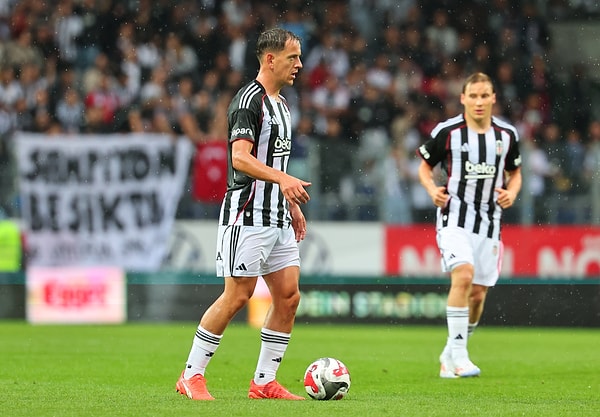 Gurbetçi taraftarlar Beşiktaş'ı yalnız bırakmadı