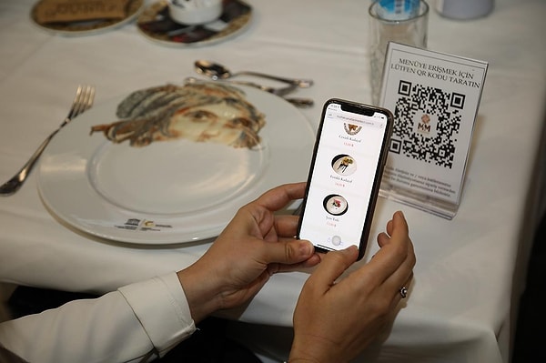Menülerde dijitale geçilmesi de yeni yönetmelikle zorunlu hale geliyor.