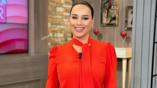 Nur Viral, uzun yıllardır Beyaz TV ekranlarında "Hayatta Her Şey Var" isimli programı sunuyor.