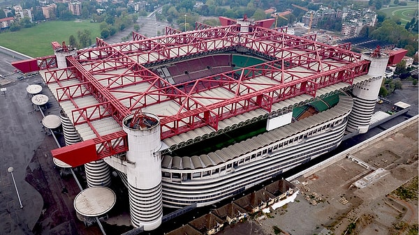 UEFA raporu sonrası Milano risk altında... Milano şehir listesinden çıkarılabileceği söylendi.