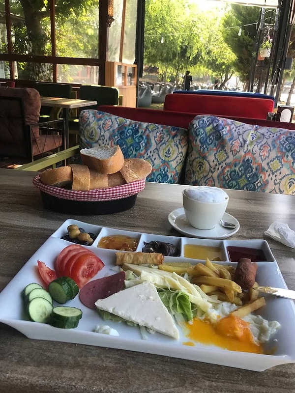 Neyzen Cafe