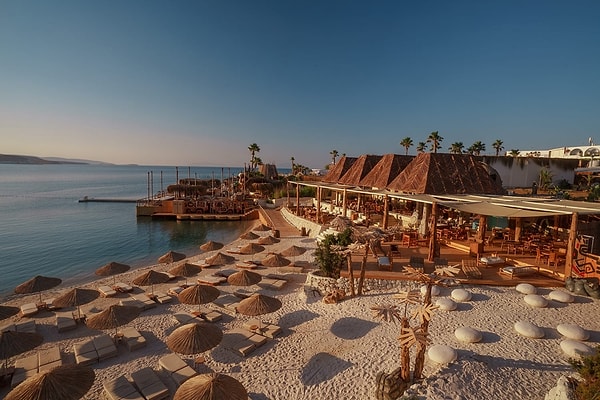 7. Sommer Klein Beach