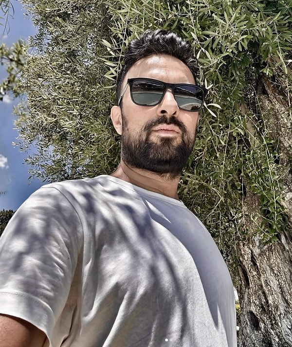 Geçtiğimiz saatlerde zeytinlik maddesine bir tepki de Megastar Tarkan'dan geldi.
