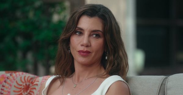 Netflix yapımı Geleceğe Mektuplar dizisi sonunda izleyiciyle buluştu.