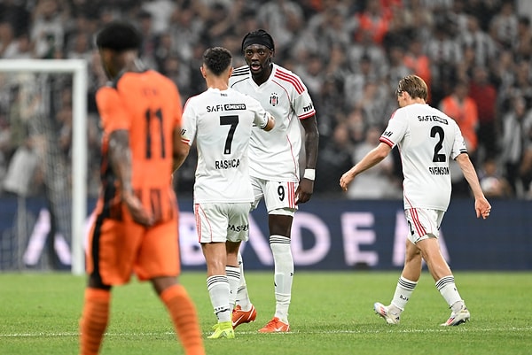 Beşiktaş, UEFA Avrupa Ligi 2. eleme turu ilk maçında Shakhtar Donetsk’e 4-2 mağlup oldu.