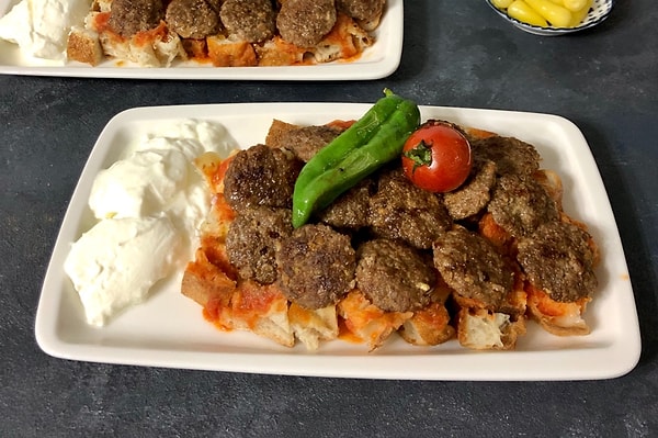 4. Pideli Köfte