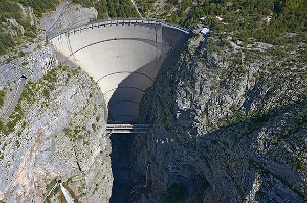 İtalya – Vajont Barajı Tsunamisi (250 metre)