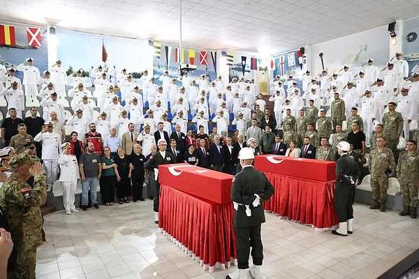 CHP’li Yankı Bağcıoğlu’ndan askerlere ceza verildi iddiası.