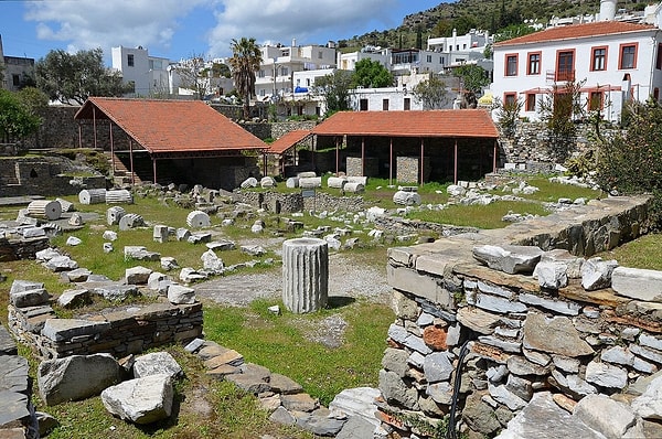 4. Mausoleum Monument Museum